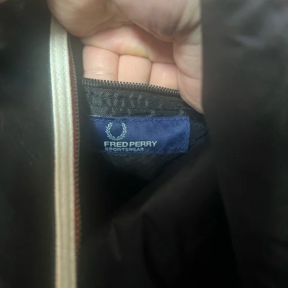 Fred Perry Classic Barrel Holdall Bag Duffle Travel‎ Black White Punk Oi! Blitz - Picture 14 of 14